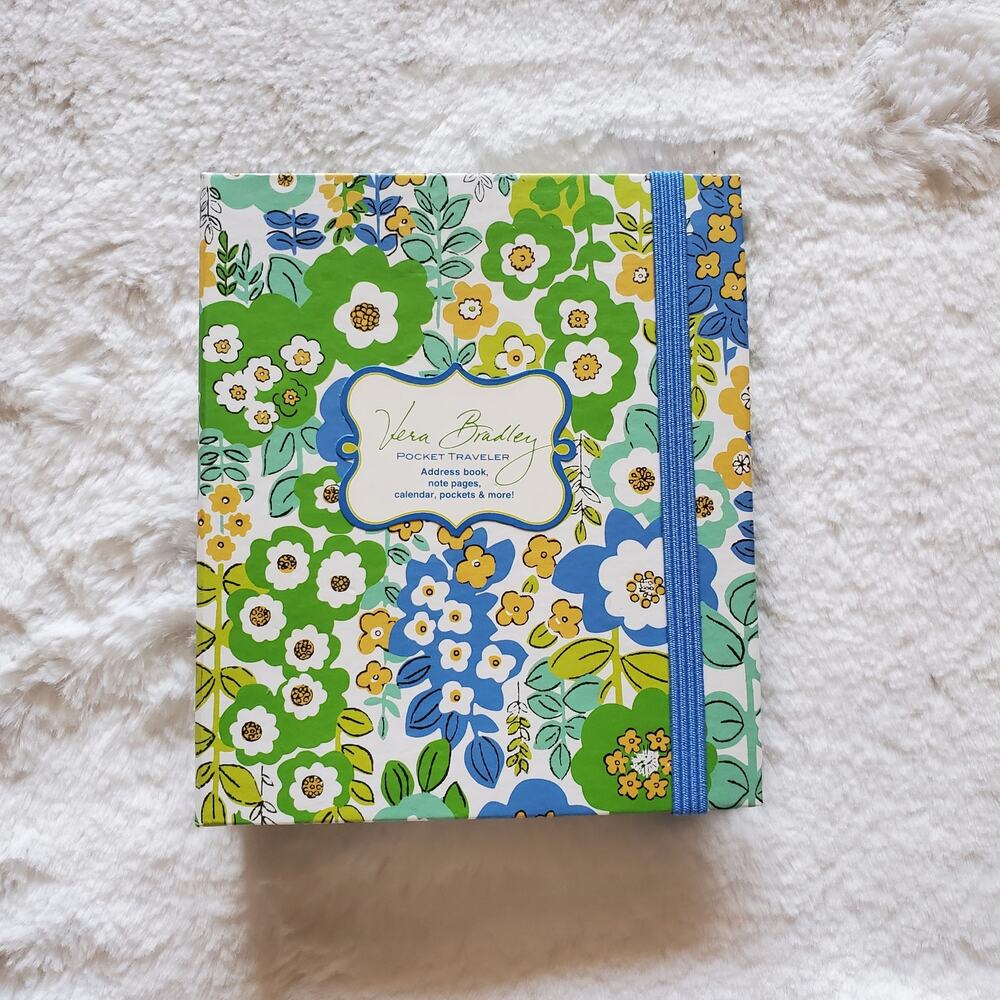 Vera Bradley Pocket Traveler in Retired English Meadow Pattern
